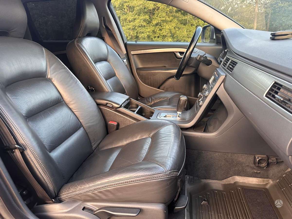 Volvo XC70 2009 — photo 11