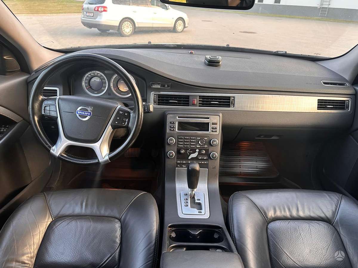 Volvo XC70 2009 — photo 12