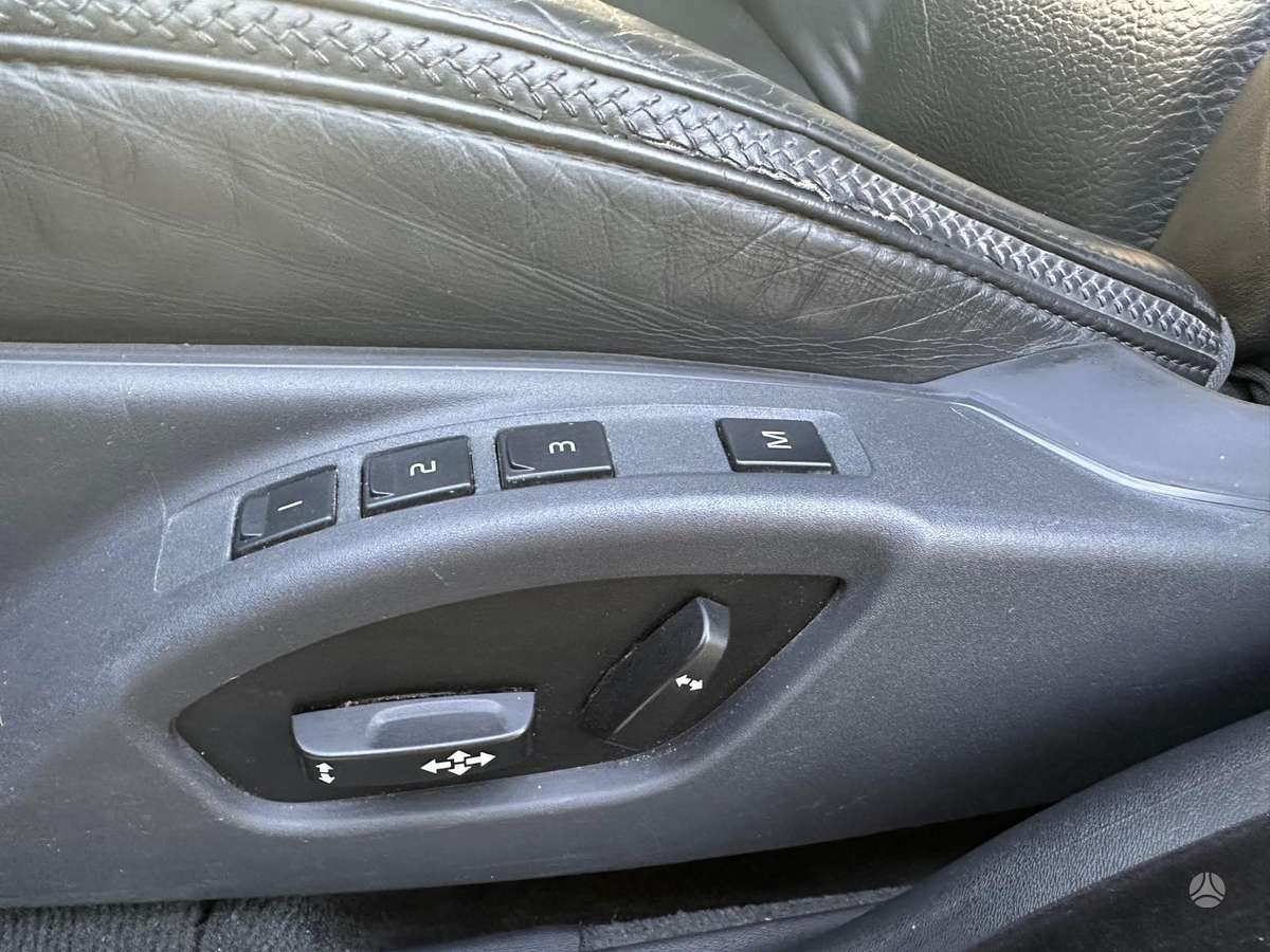 Volvo XC70 2009 — photo 13