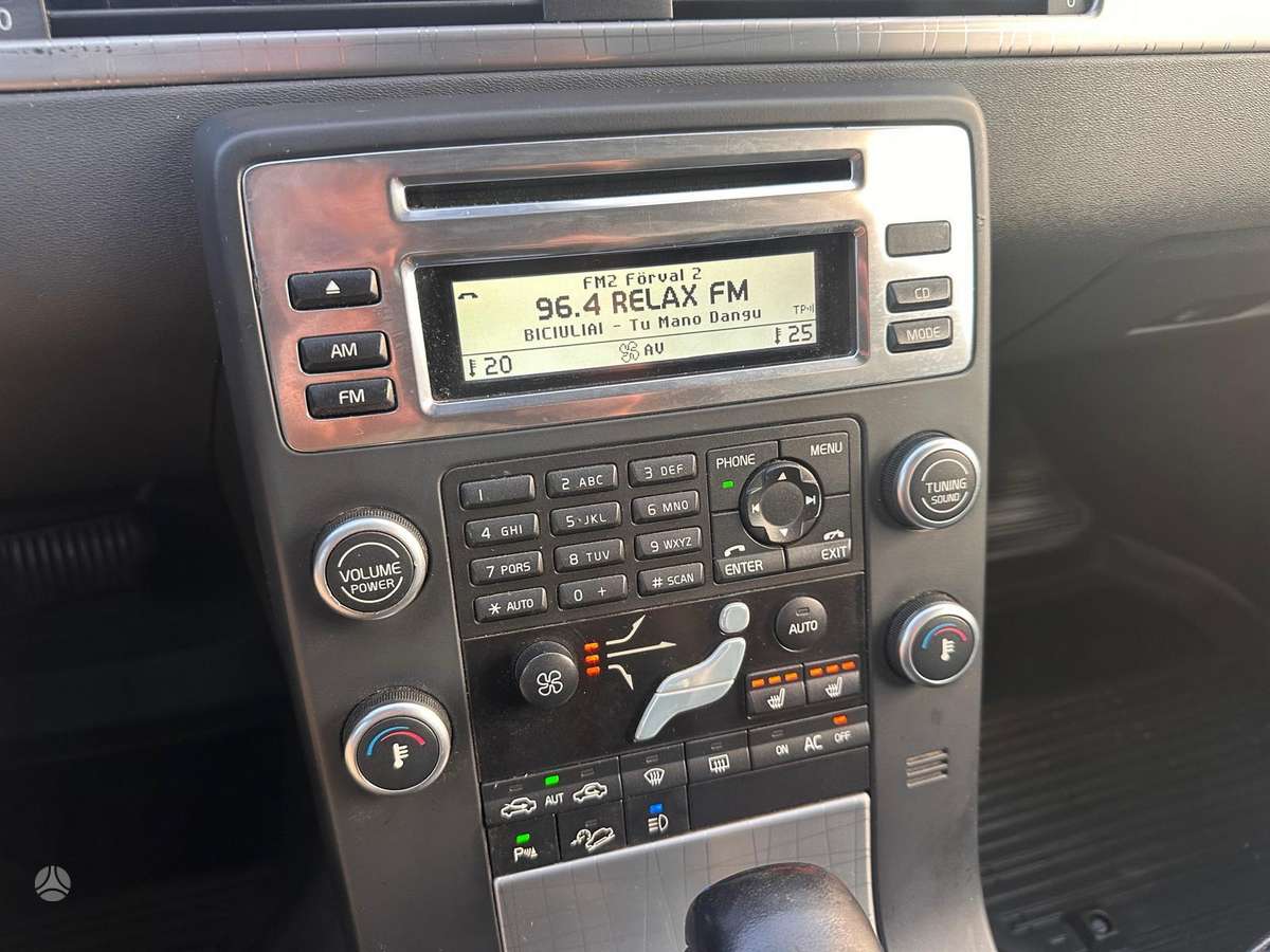 Volvo XC70 2009 — photo 14
