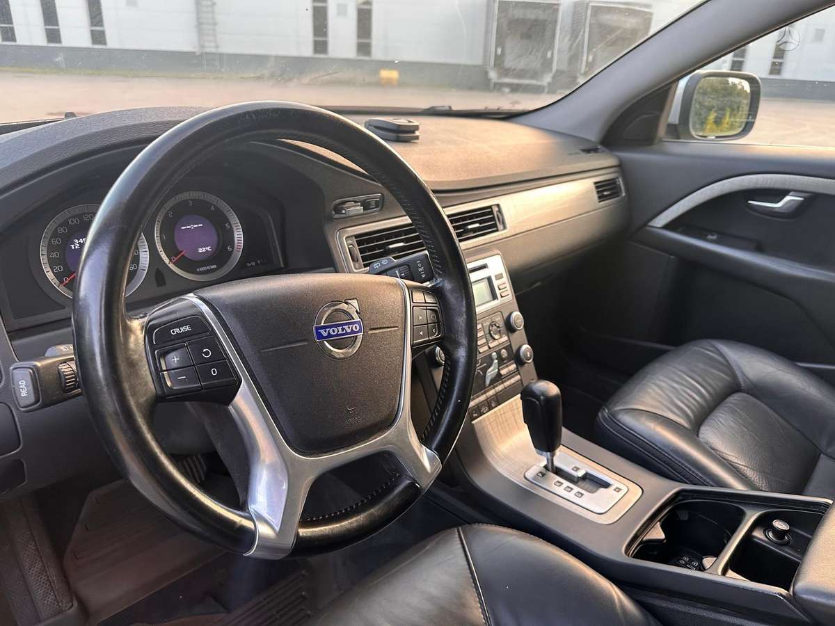 Volvo XC70 2009 — photo 16