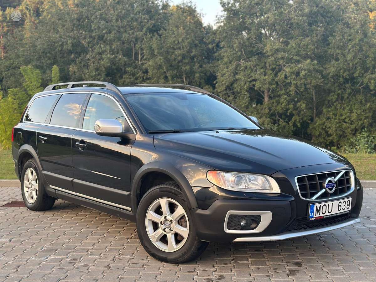Volvo XC70 2009 — rear view