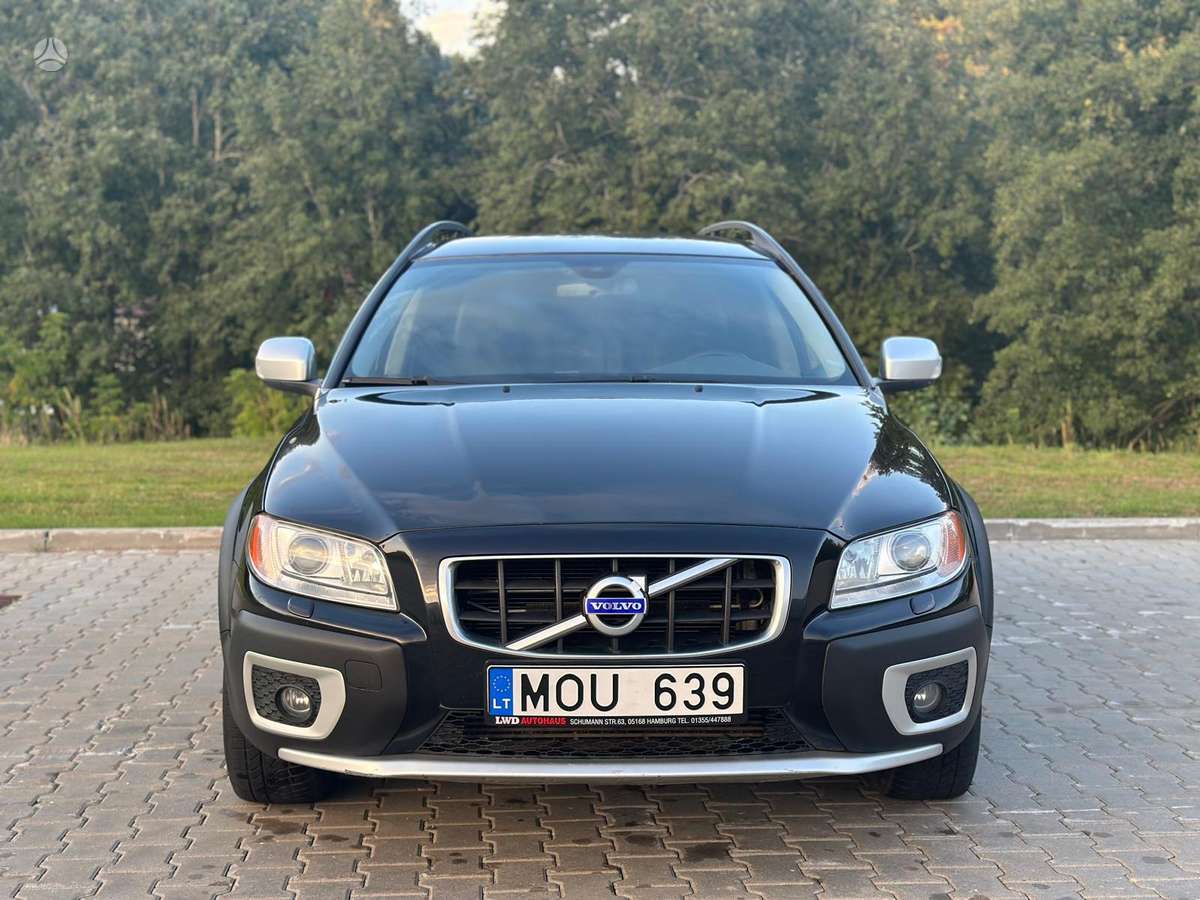 Volvo XC70 2009 — interior