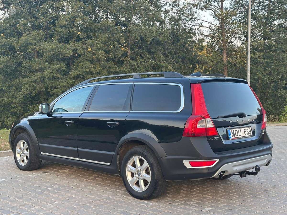 Volvo XC70 2009 — engine 2400 cm³, 205 HP (151kW)