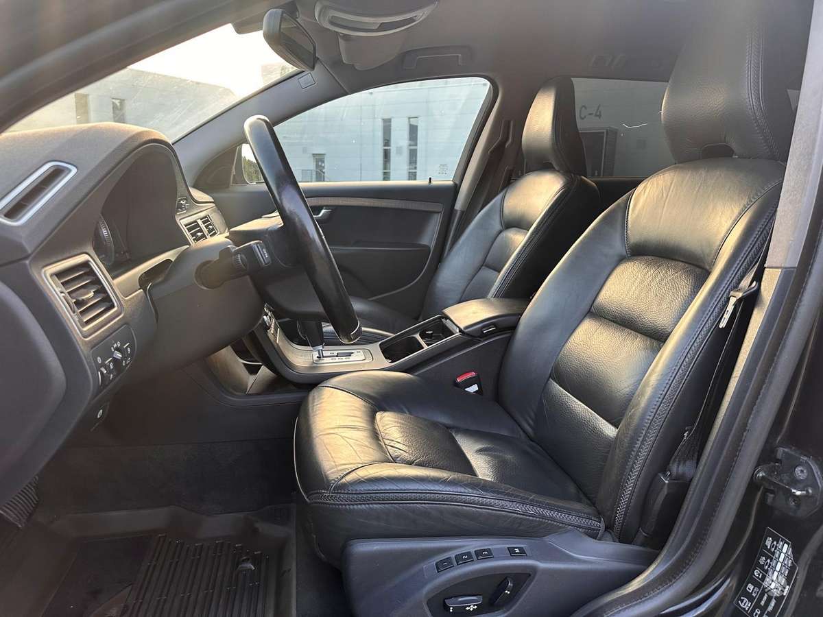 Volvo XC70 2009 — photo 8