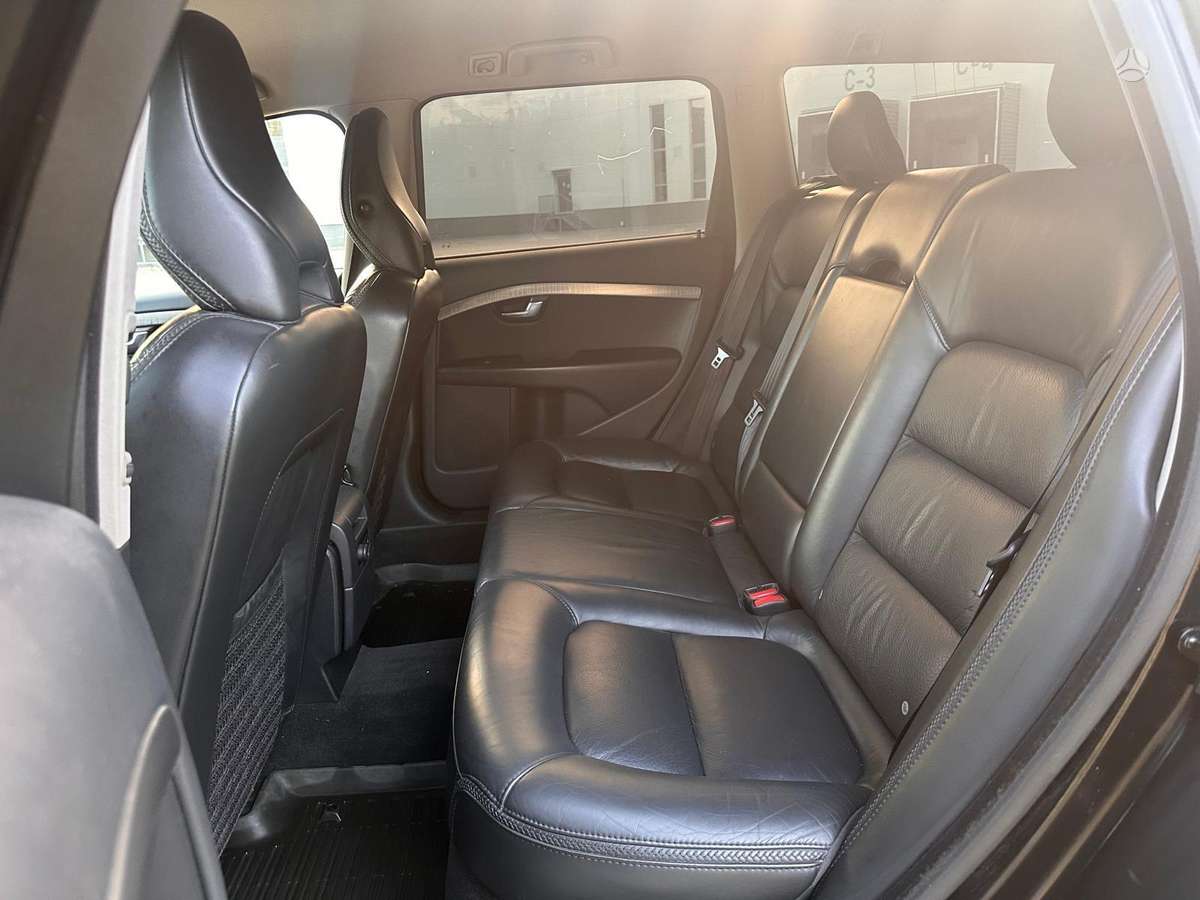 Volvo XC70 2009 — photo 9