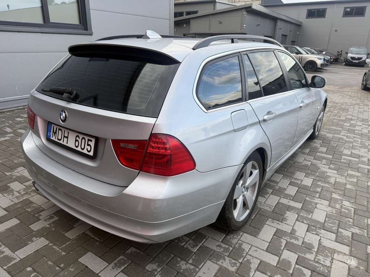 BMW 318 2010 — engine 1995 cm³, 143 HP (105kW)
