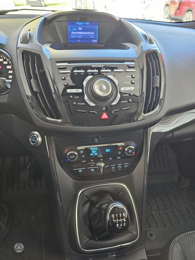Ford Kuga 2012 — photo 14