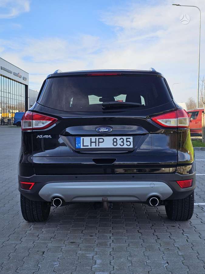 Ford Kuga 2012 — rear view
