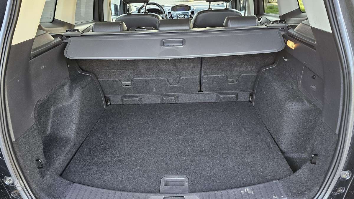 Ford Kuga 2012 — photo 9