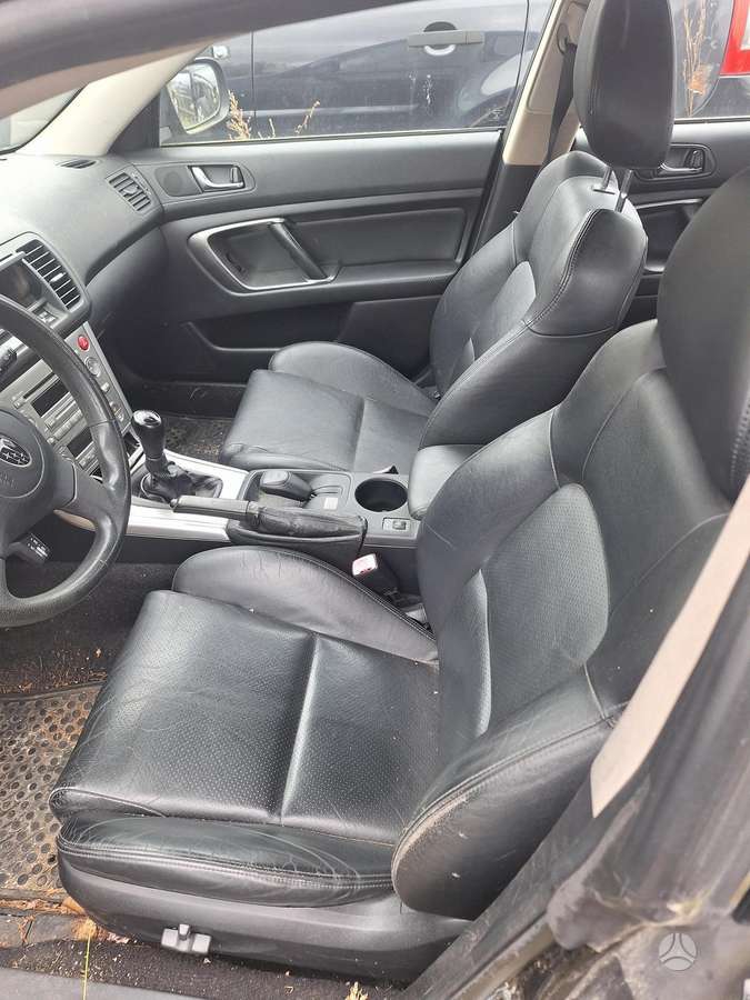 Subaru Legacy 2005 — photo 5