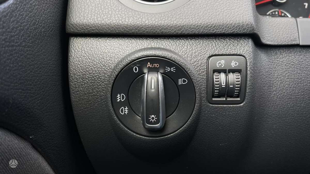 Volkswagen Golf 2010 — photo 14