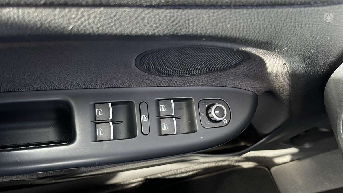 Volkswagen Golf 2010 — photo 21