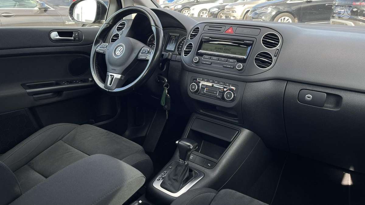Volkswagen Golf 2010 — photo 26