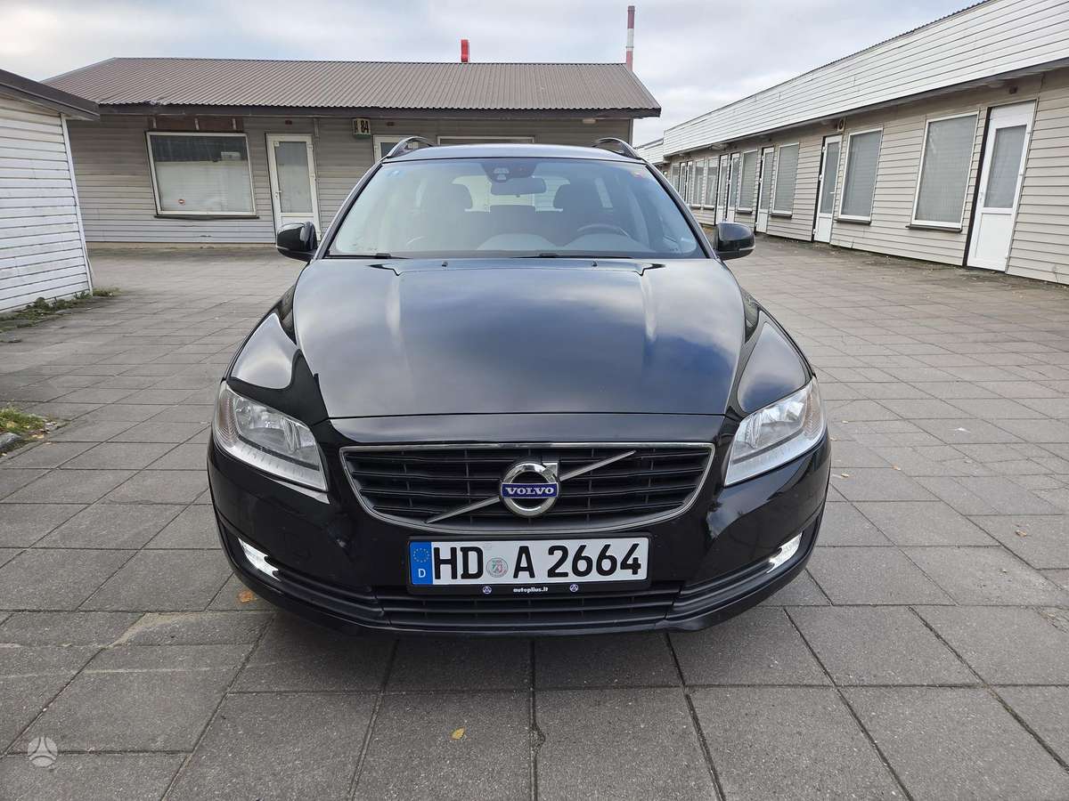 Volvo V70 2015 — вигляд ззаду
