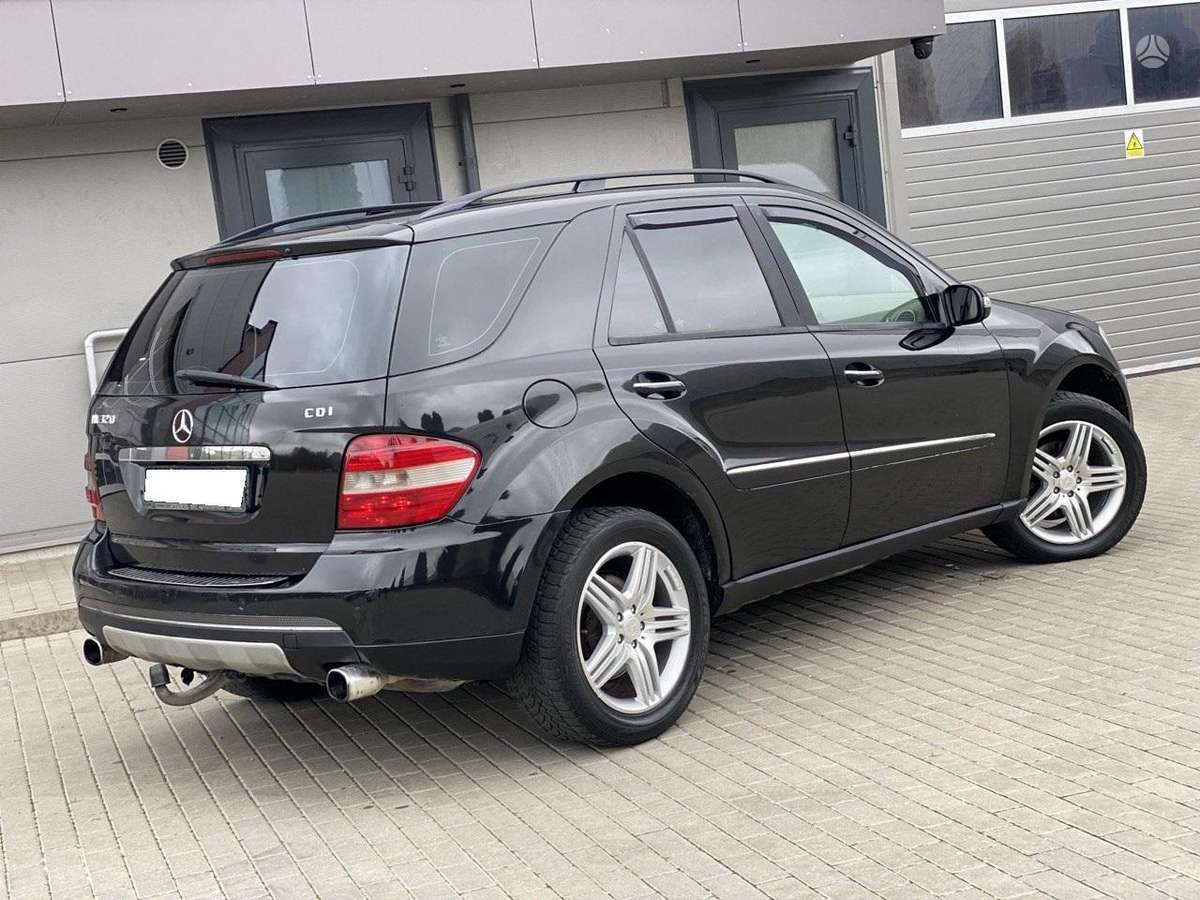 Mercedes-Benz ML320 2006 — photo 11