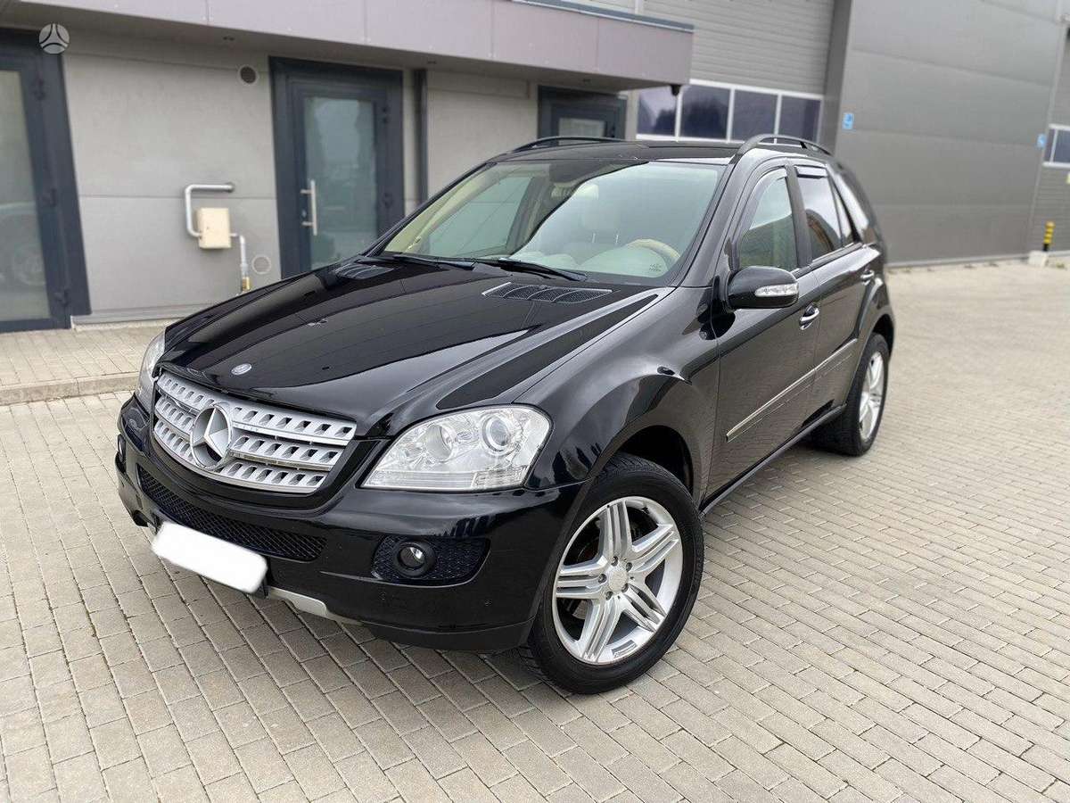 Mercedes-Benz ML320 2006 — interior