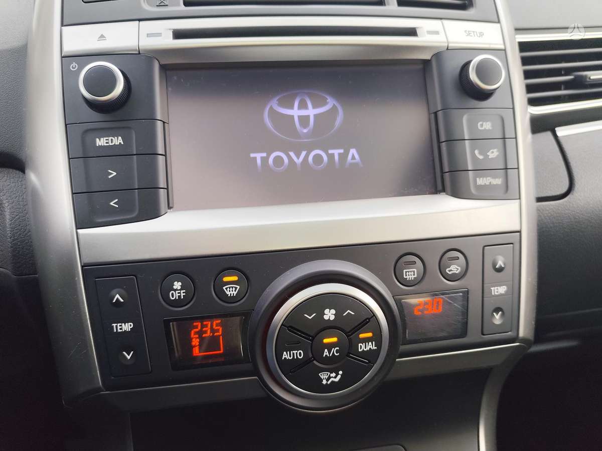Toyota Verso 2013 — photo 20
