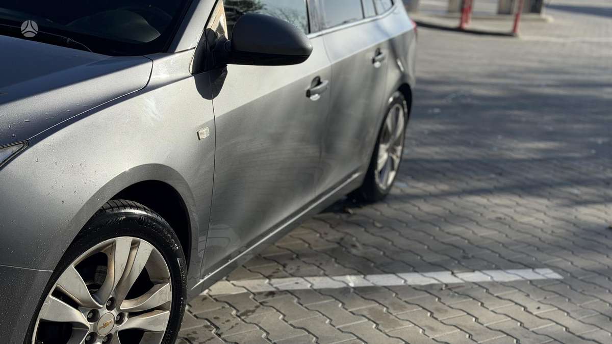 Chevrolet Cruze 2012 — rear view