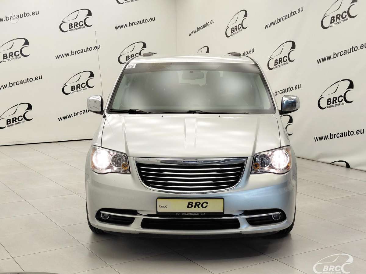 Chrysler Town 2012 — engine 3604 cm³, 287 HP (211kW)