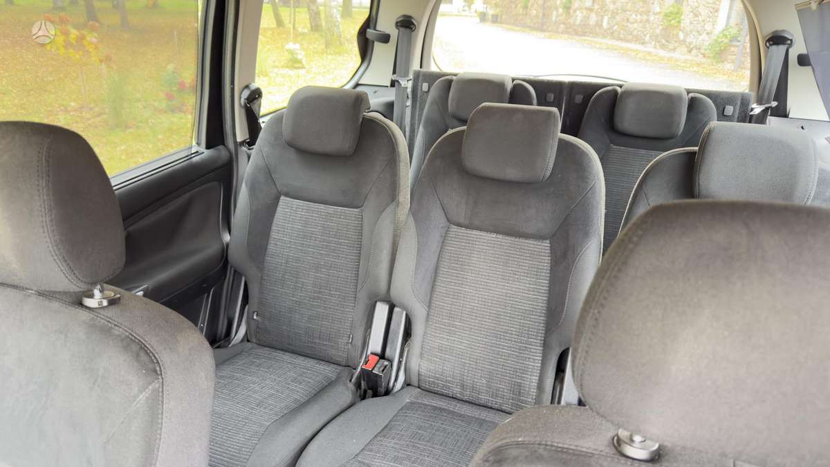 Ford Galaxy 2010 — photo 15