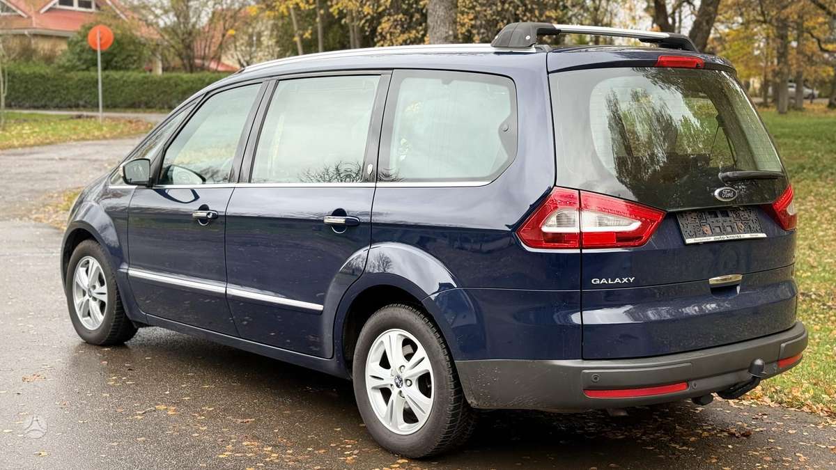 Ford Galaxy 2010 — interior