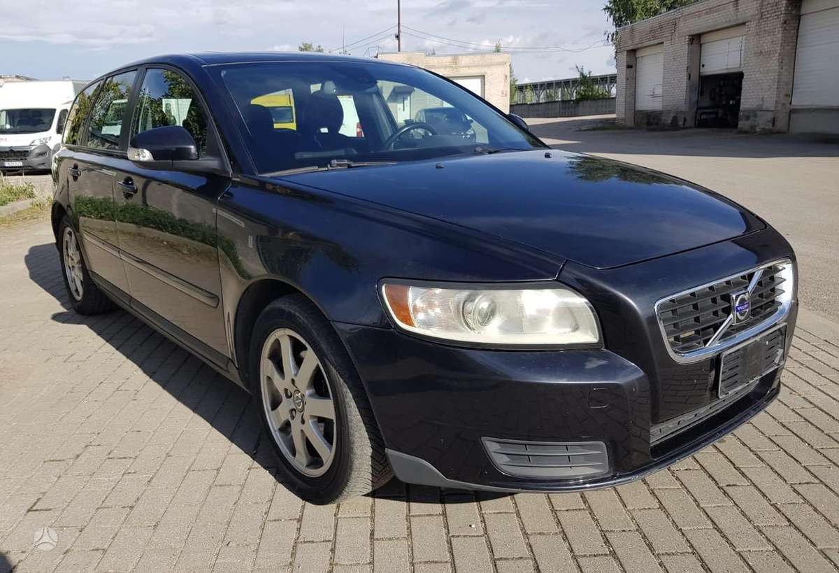 Volvo V50 2009 — вигляд ззаду