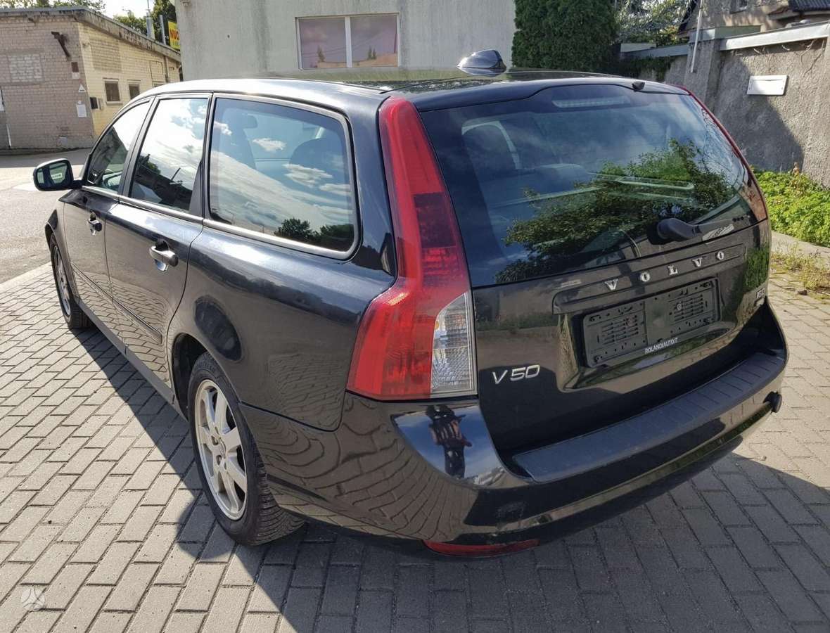 Volvo V50 2009 — двигун 1560 cm³, 109 HP (80kW)