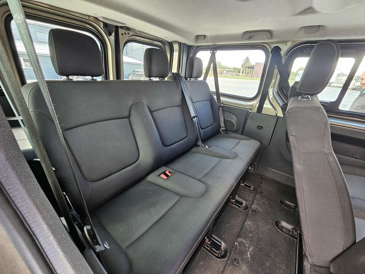 Renault Trafic 2014 — photo 13