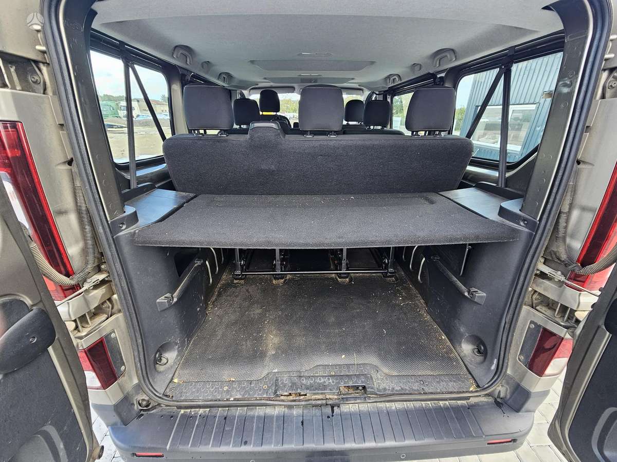 Renault Trafic 2014 — photo 16