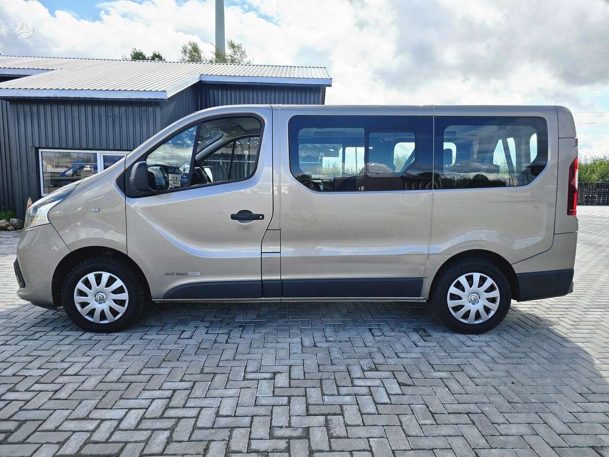 Renault Trafic 2014 — interior