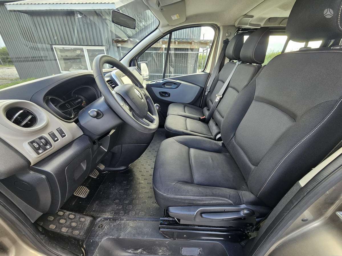 Renault Trafic 2014 — photo 9