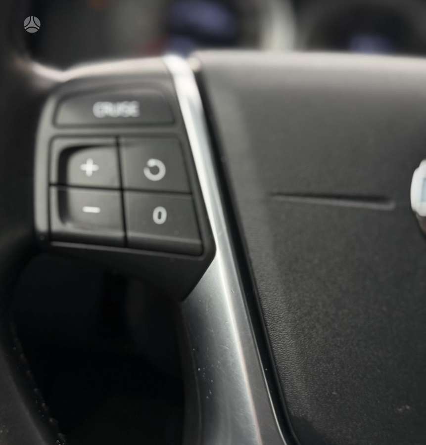 Volvo V70 2013 — photo 11