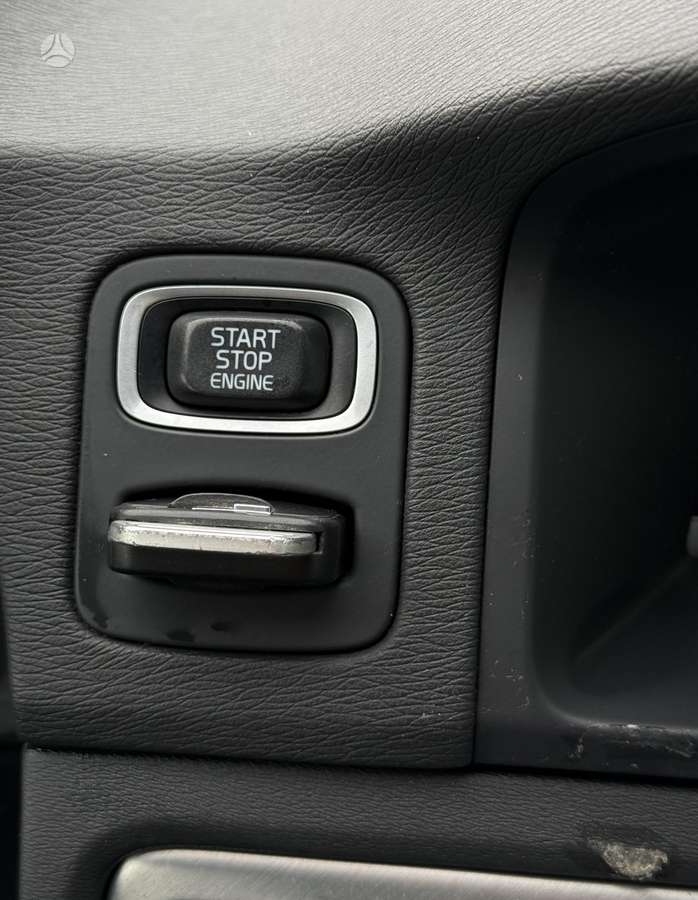 Volvo V70 2013 — photo 13