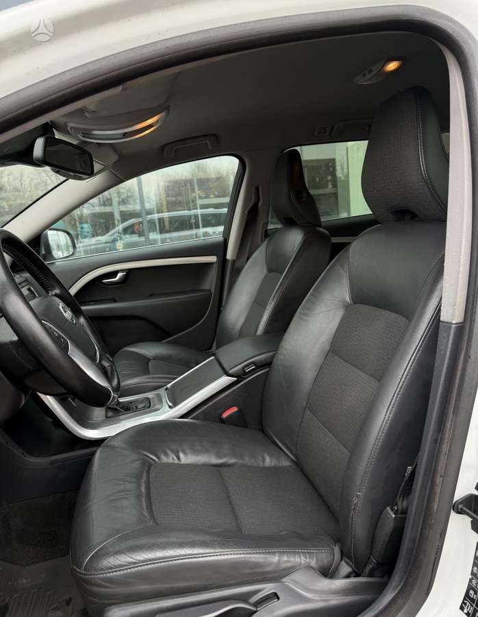 Volvo V70 2013 — photo 22