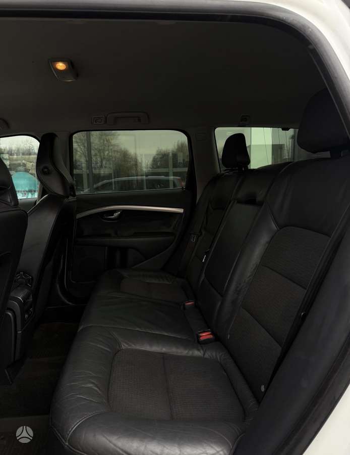 Volvo V70 2013 — photo 23