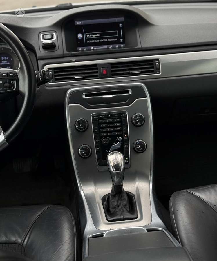 Volvo V70 2013 — photo 7