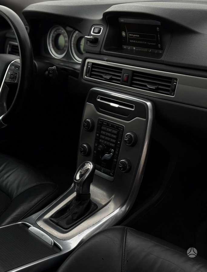 Volvo V70 2013 — photo 8