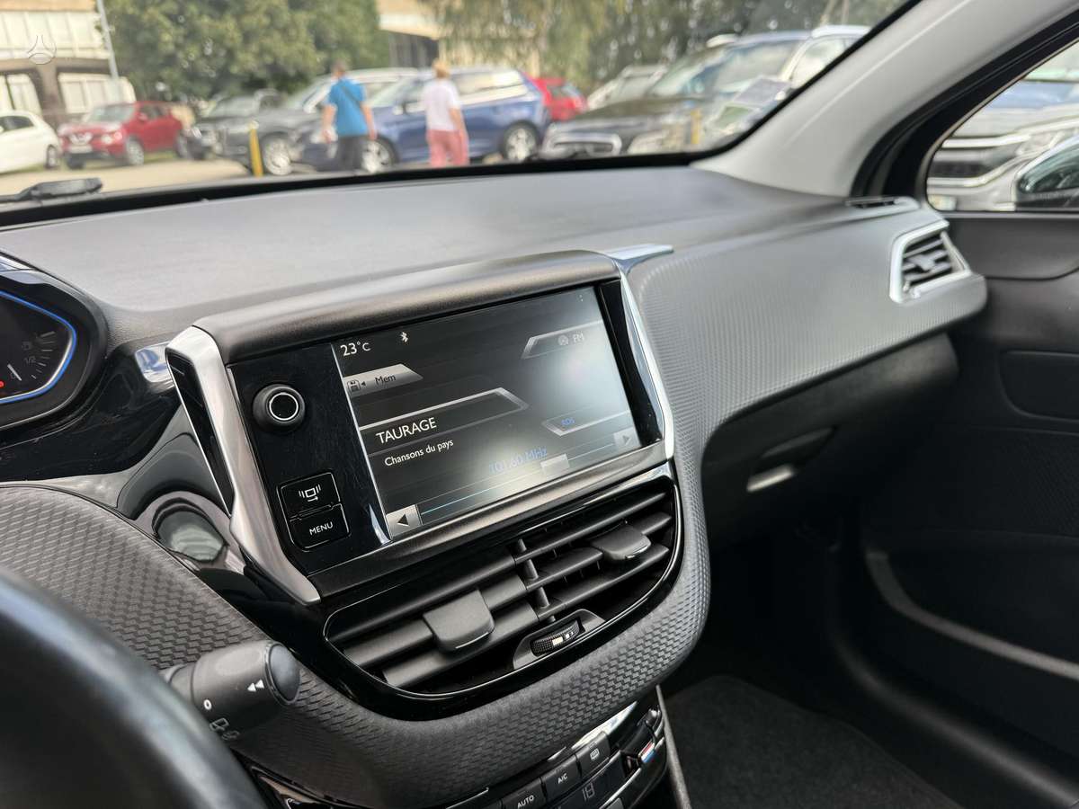 Peugeot 2008 2014 — photo 10
