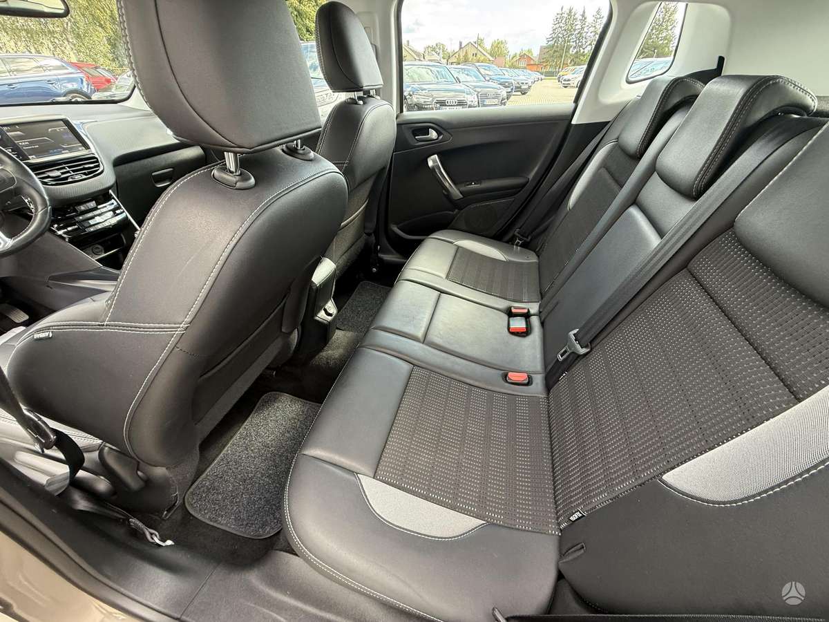 Peugeot 2008 2014 — photo 13