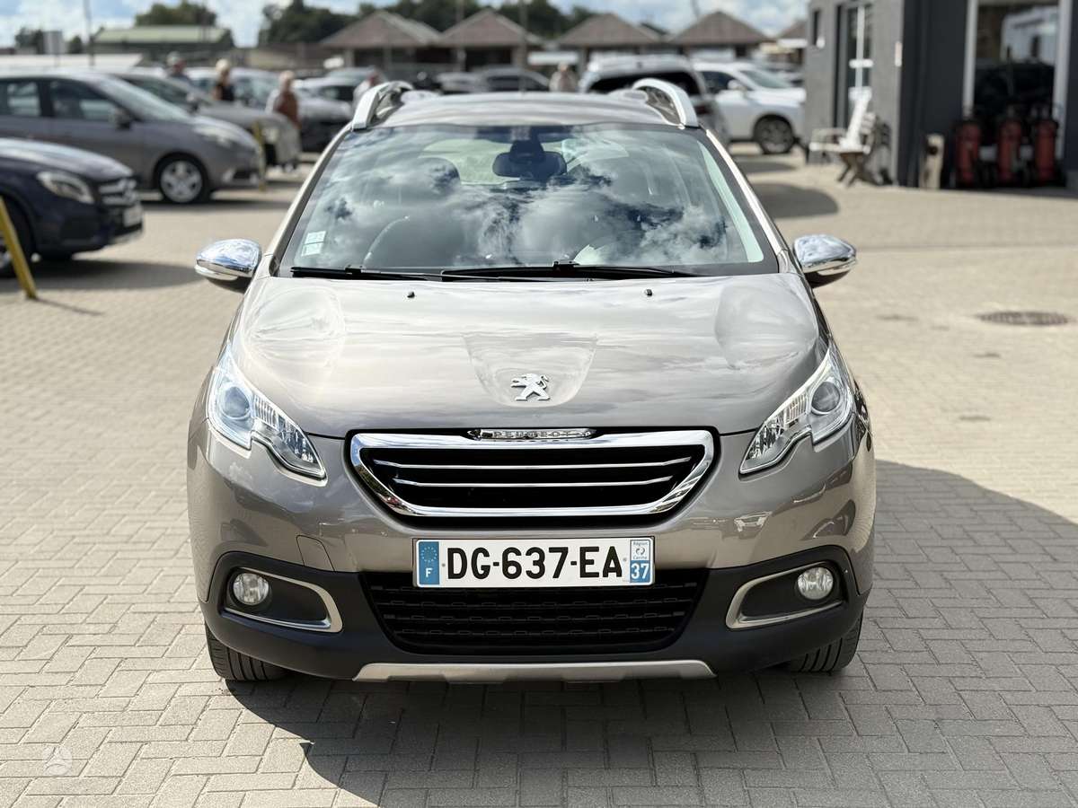Peugeot 2008 2014 — rear view
