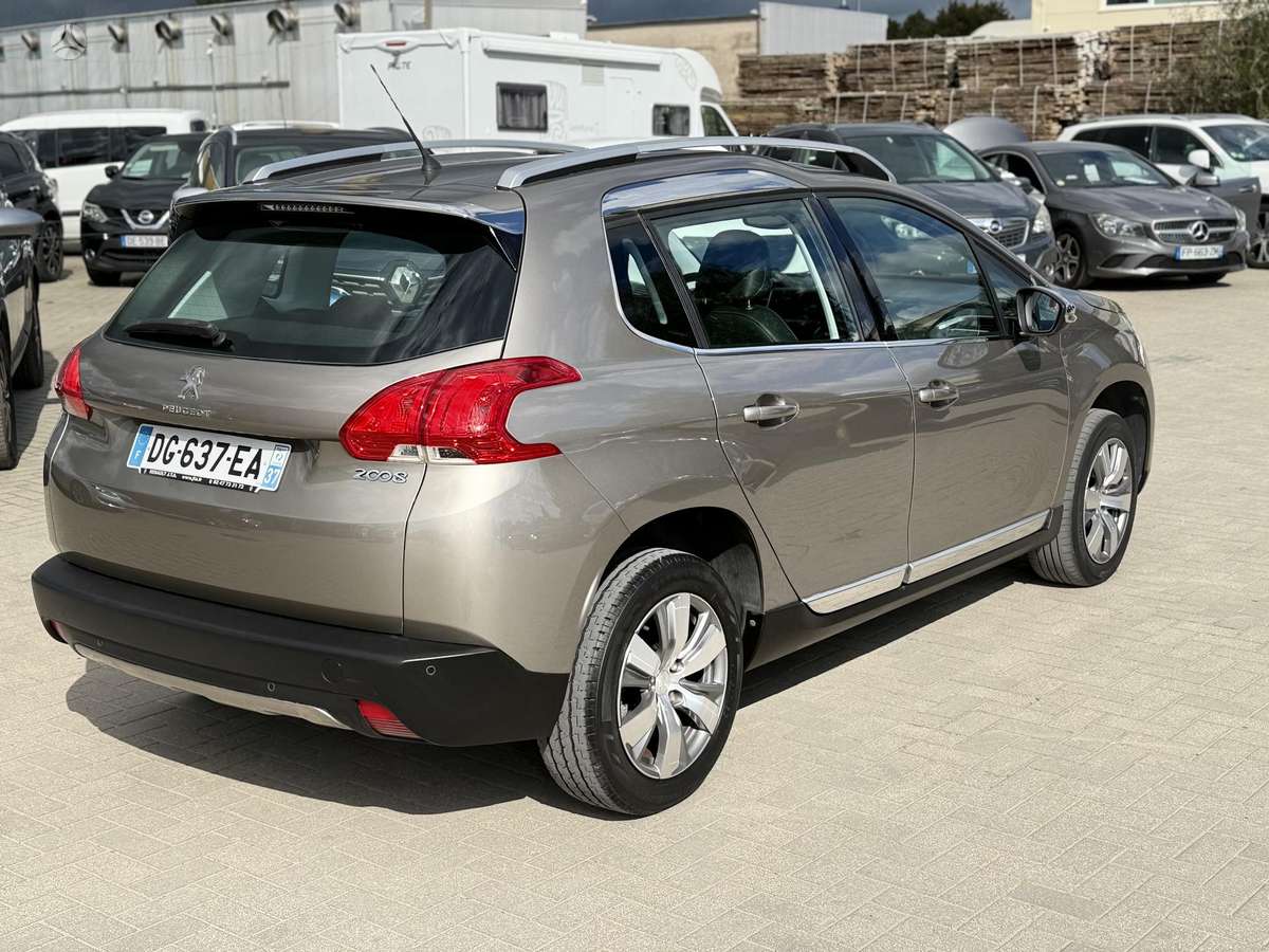 Peugeot 2008 2014 — engine 1200 cm³