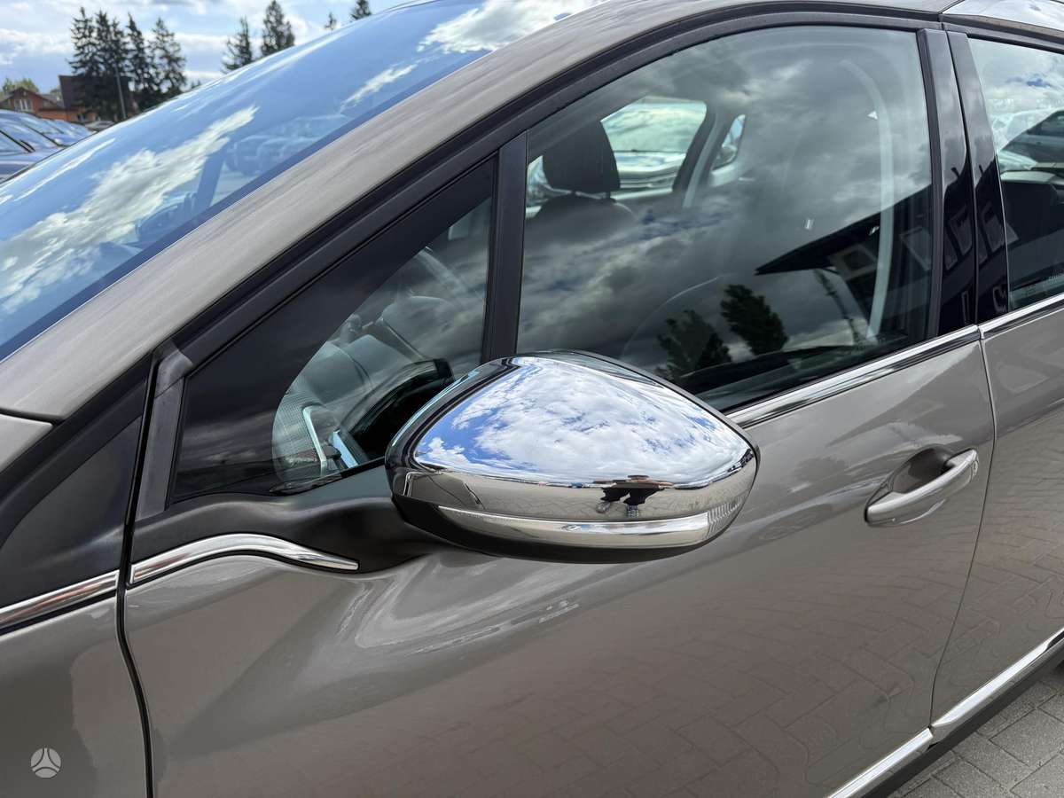 Peugeot 2008 2014 — photo 8