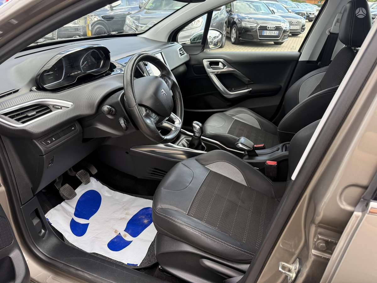 Peugeot 2008 2014 — photo 9