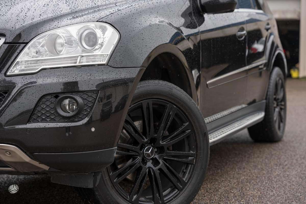Mercedes-Benz ML350 2010 — photo 15