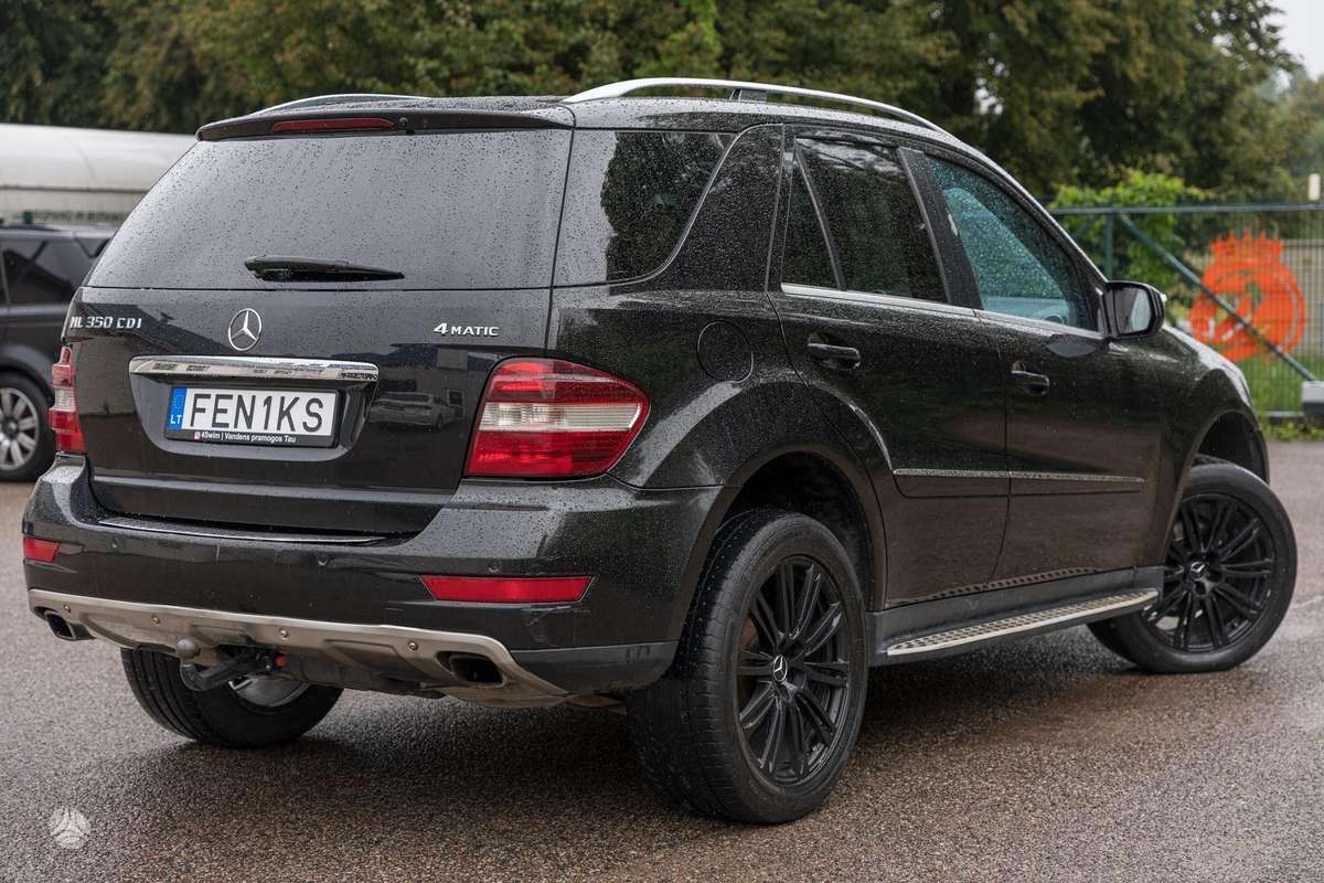 Mercedes-Benz ML350 2010 — photo 16