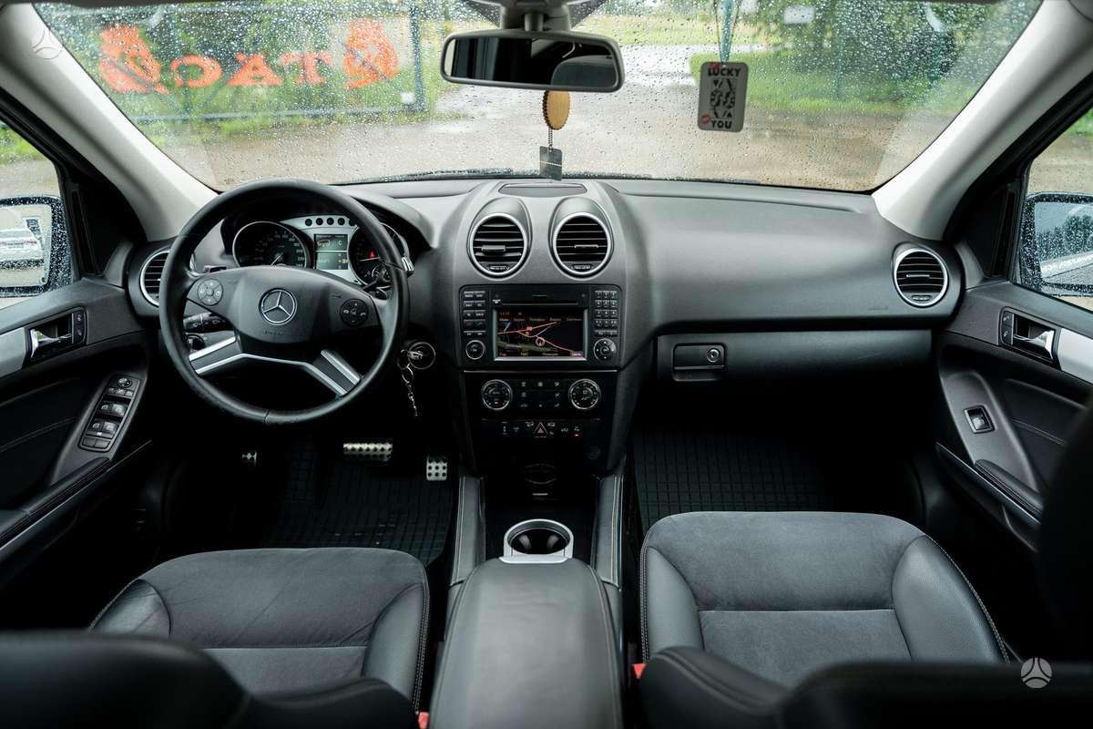 Mercedes-Benz ML350 2010 — photo 25