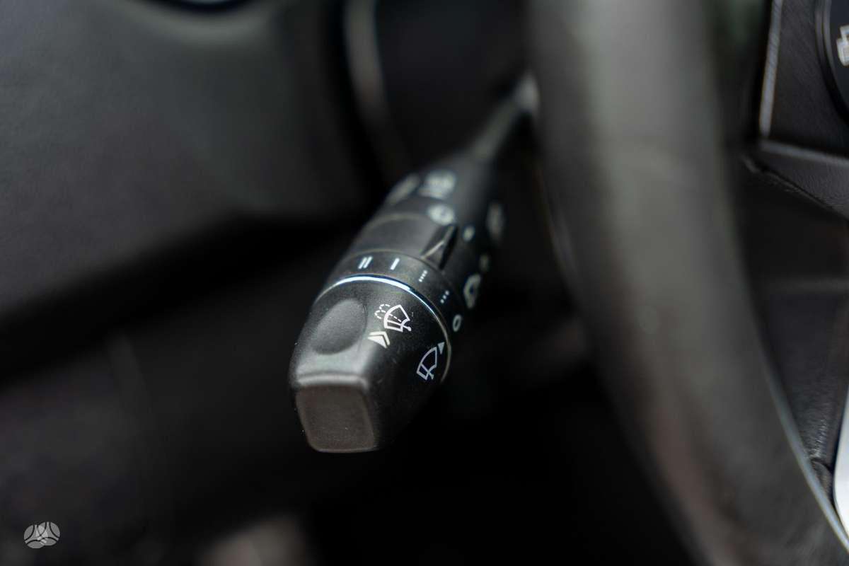 Mercedes-Benz ML350 2010 — photo 29