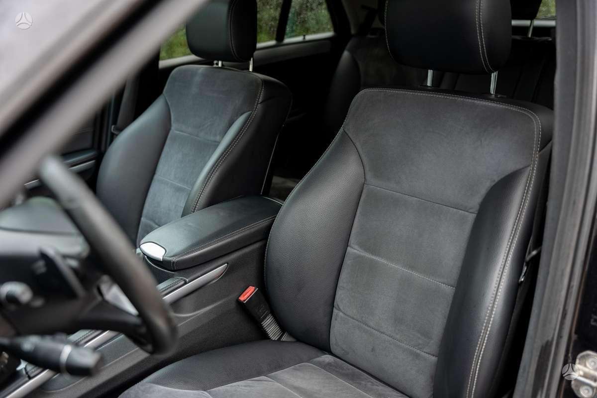 Mercedes-Benz ML350 2010 — photo 32