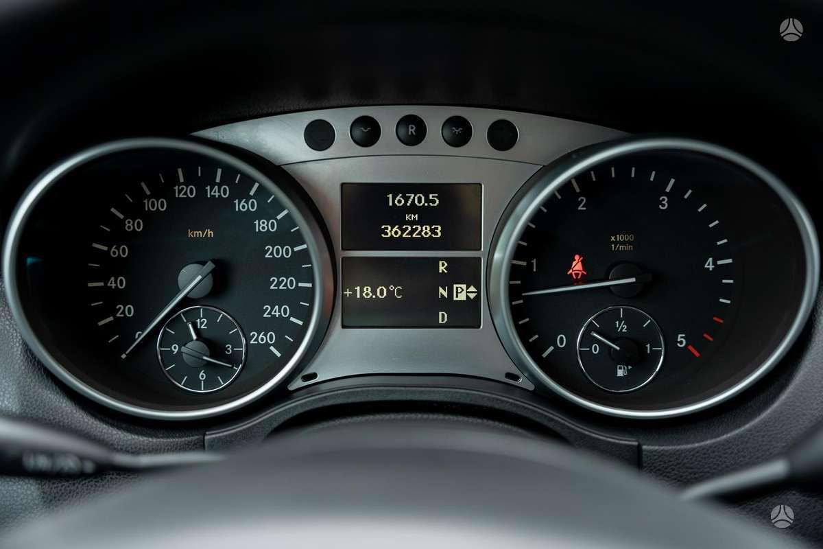 Mercedes-Benz ML350 2010 — photo 34